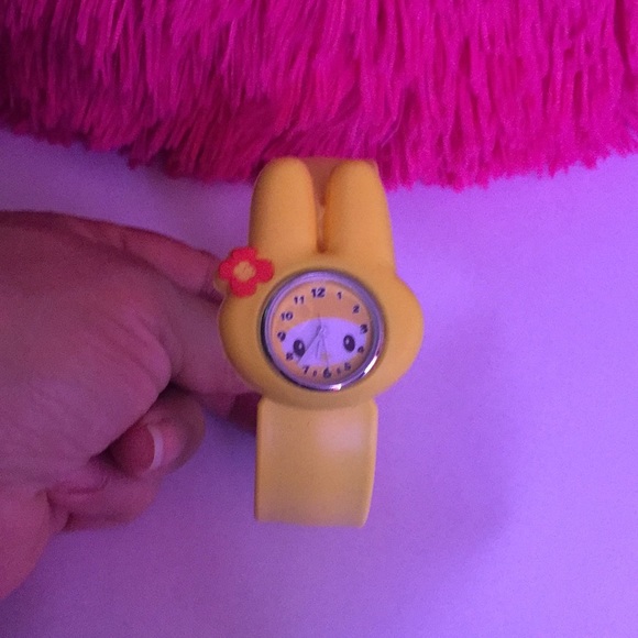 Hello kitty friend strap watch 💛🎀🕗🎀💛 - Picture 2 of 16